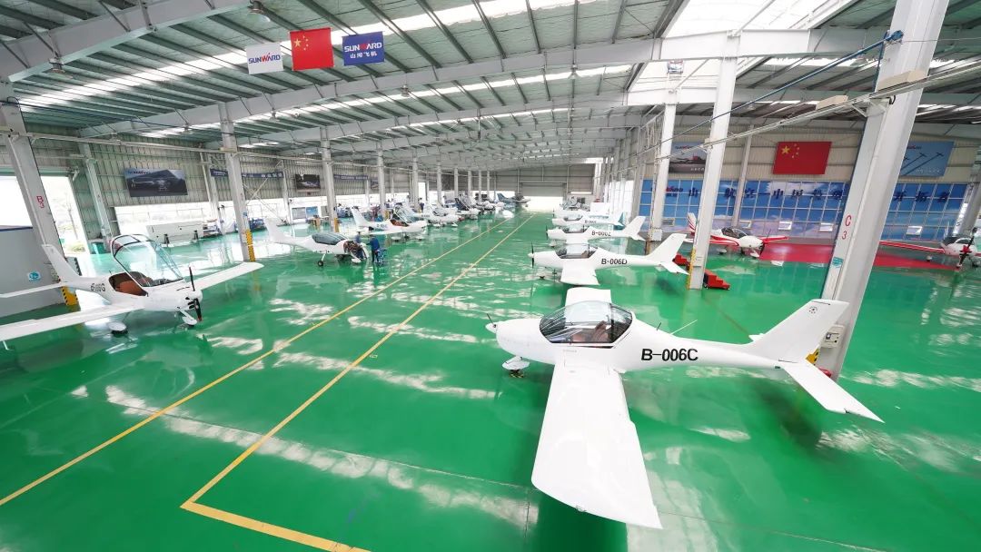 23个月交付100架！开云官方注册-开云(中国)
航空第 199、200 架阿若拉飞机顺利下线交付