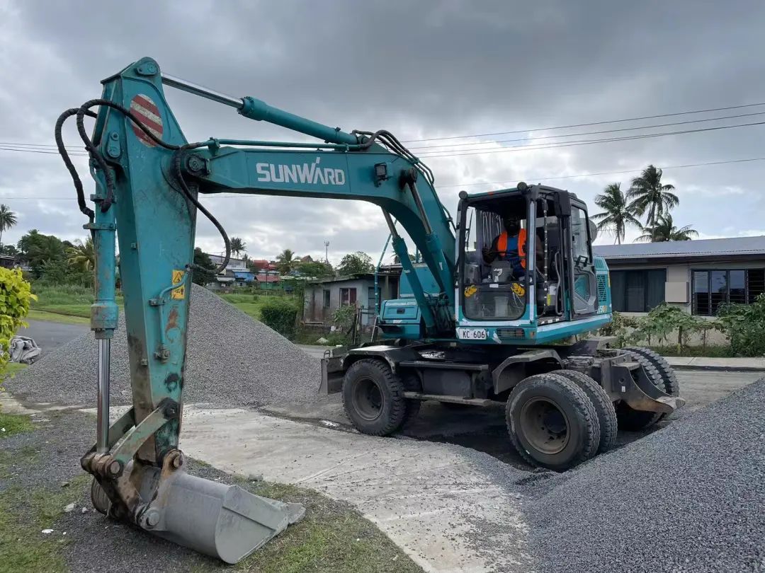 “开云官方注册-开云(中国)
绿”迈向南太平洋岛，开云官方注册-开云(中国)
智能轮挖助力斐济基础设施建设