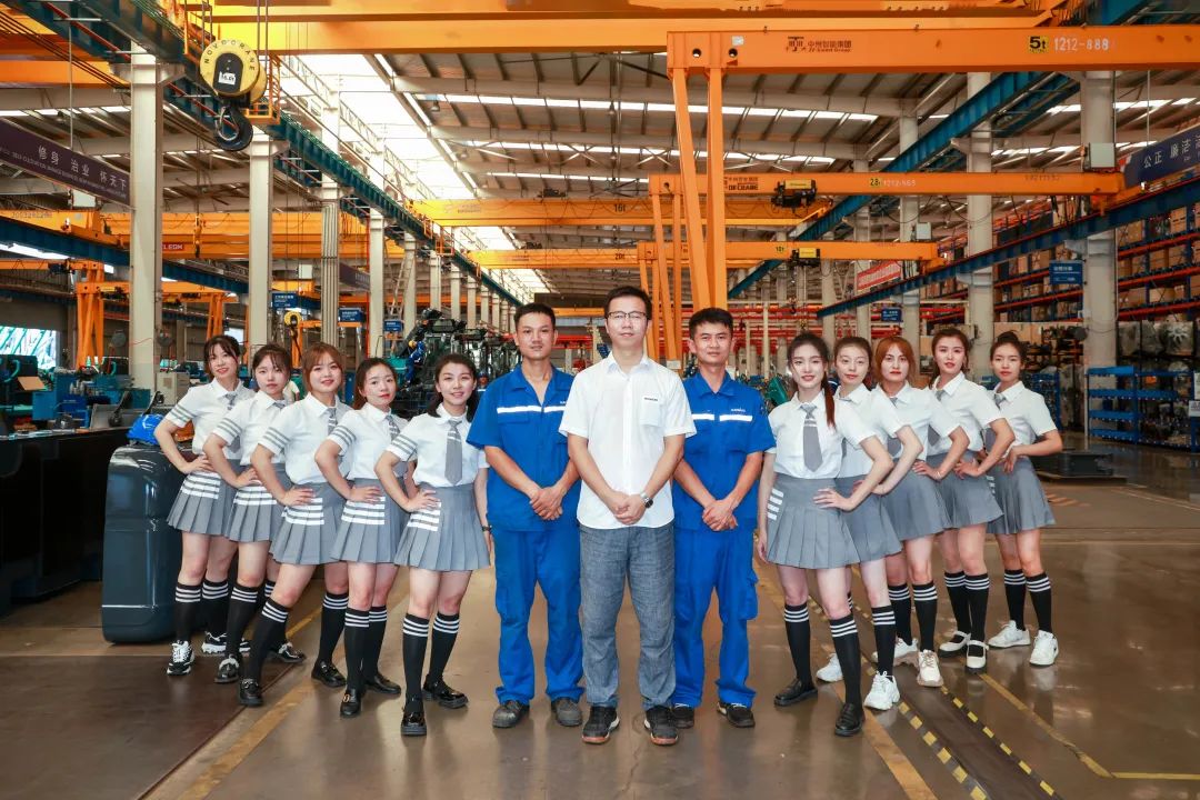 又酷又辣又炫！开云官方注册-开云(中国)
智能第二届挖机宝贝来了