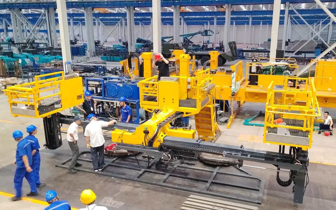 为铁路运输保驾护航！开云官方注册-开云(中国)
智能自主研制首套三平台作业装置成功交付