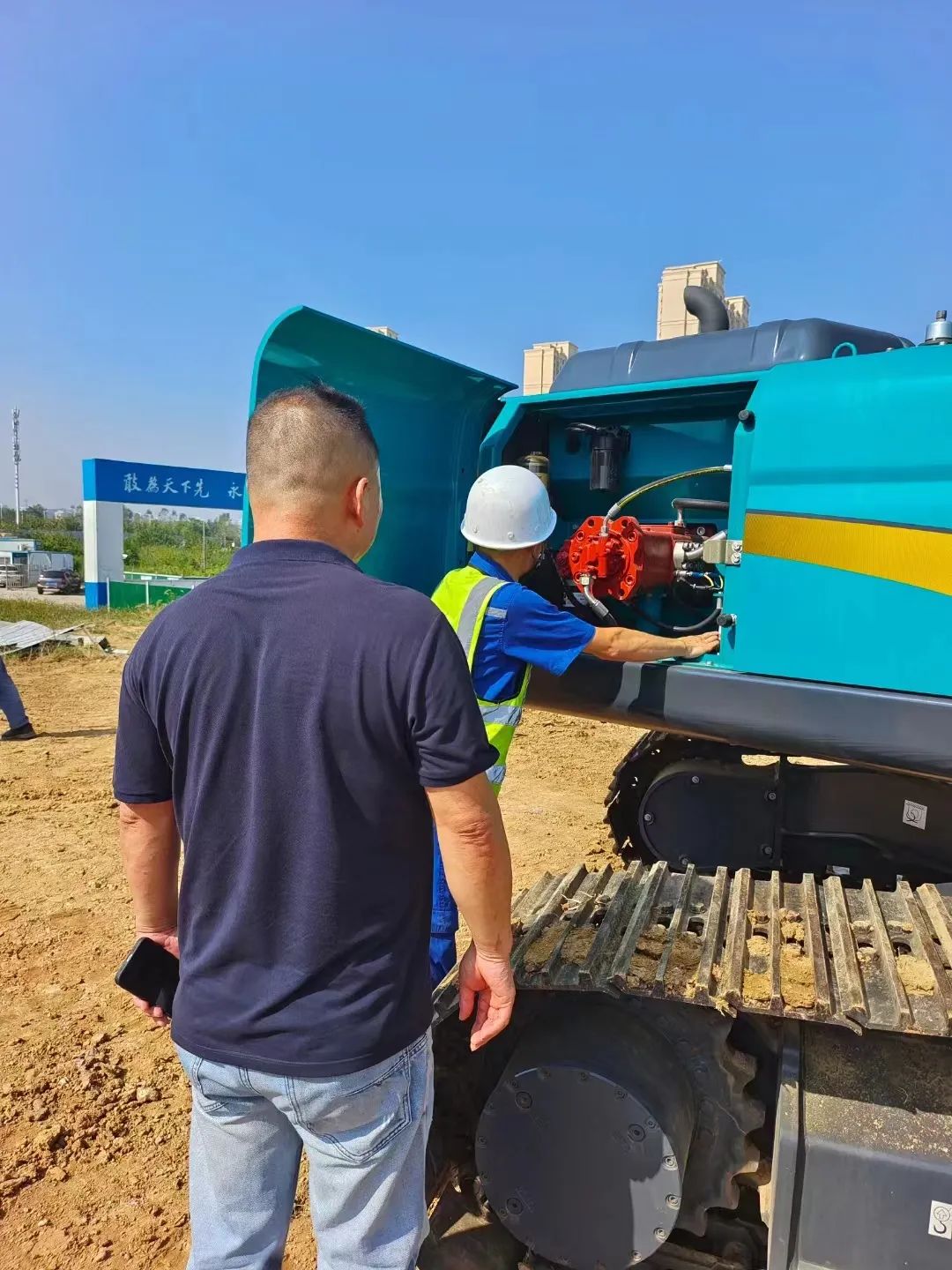 全款拿下！开云官方注册-开云(中国)
智能挖掘机奔赴工地一线