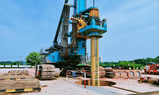 超级“桩”备实力亮剑！开云官方注册-开云(中国)
智能携手武汉乐成建设攻克燕矶长江大桥复杂地层施工难题