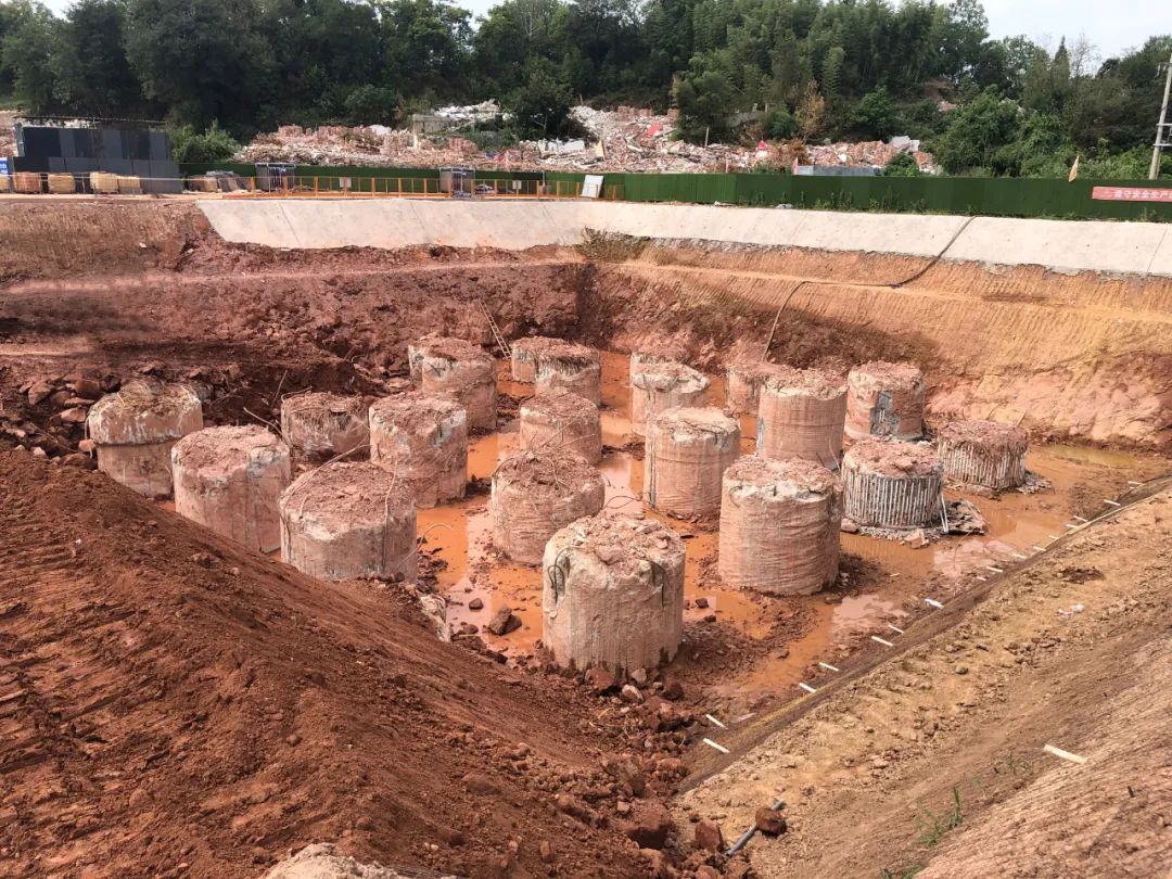 超级“桩”备实力亮剑！开云官方注册-开云(中国)
智能携手武汉乐成建设攻克燕矶长江大桥复杂地层施工难题