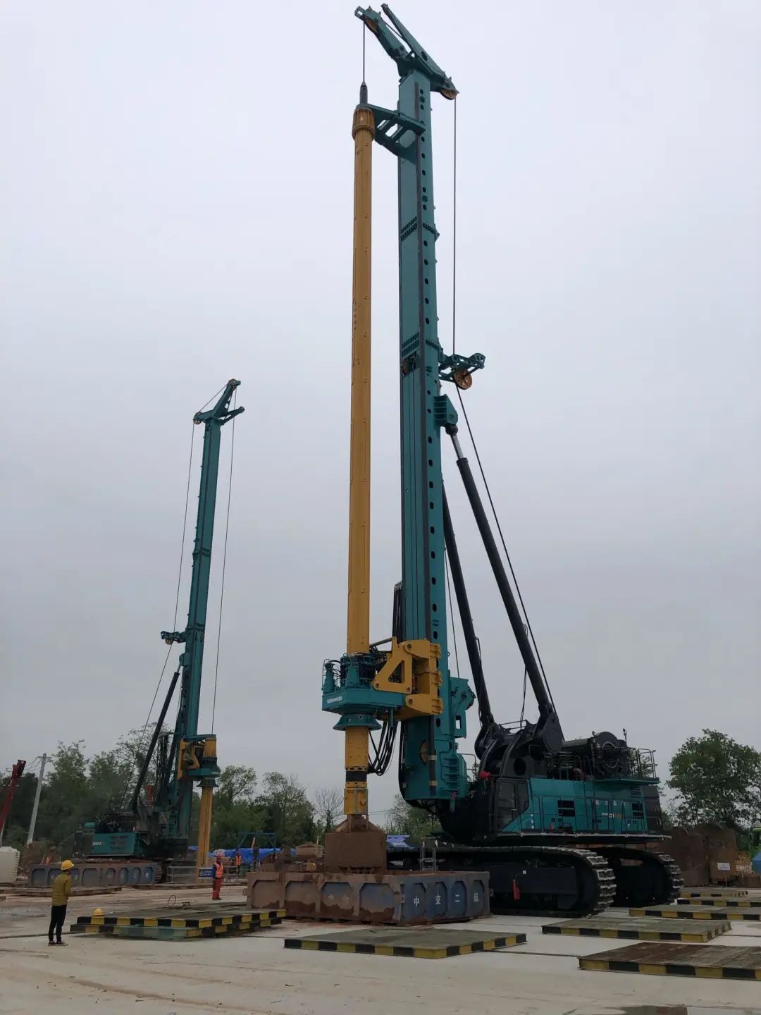 超级“桩”备实力亮剑！开云官方注册-开云(中国)
智能携手武汉乐成建设攻克燕矶长江大桥复杂地层施工难题