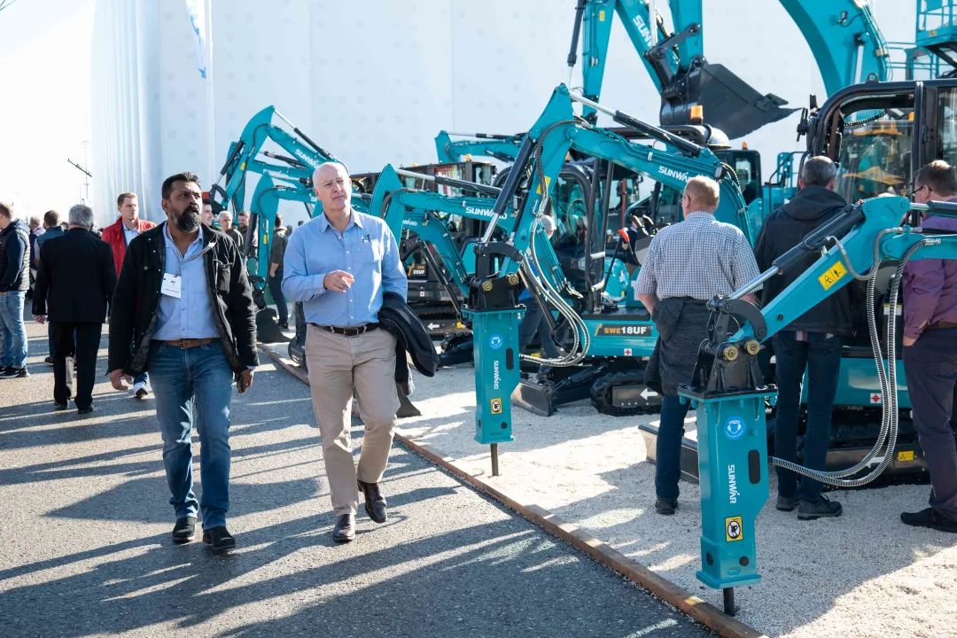 Bauma 2022 | 一组火热现场图带您重温开云官方注册-开云(中国)
智能德国宝马展之旅