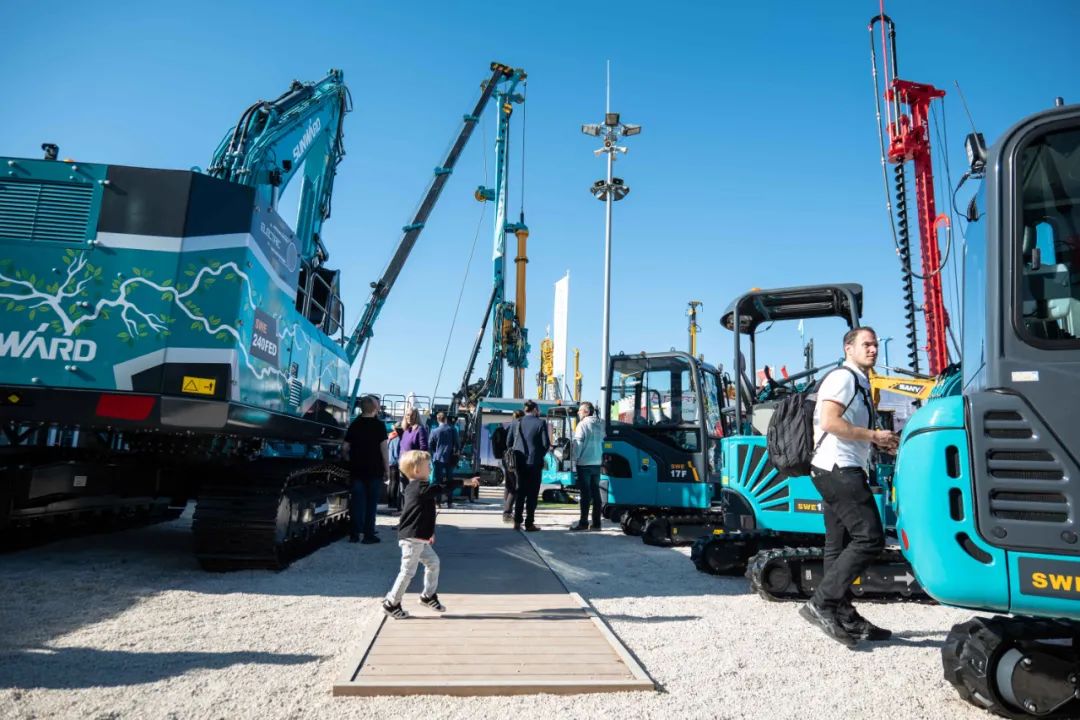 Bauma 2022 | 一组火热现场图带您重温开云官方注册-开云(中国)
智能德国宝马展之旅
