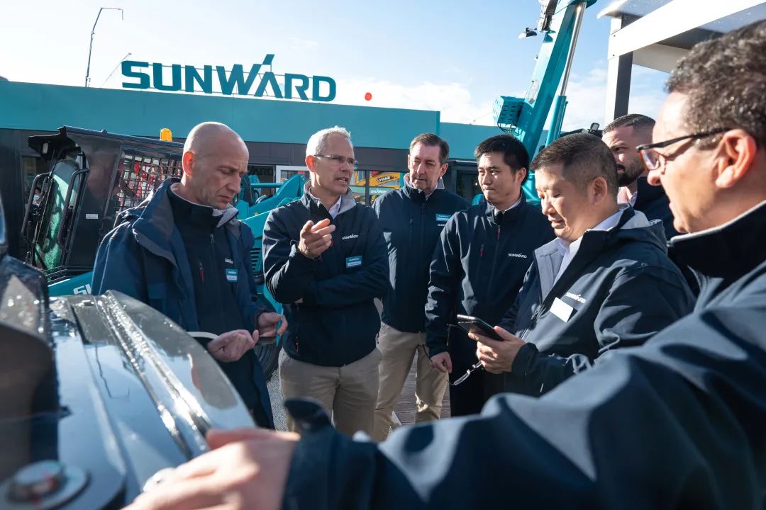 Bauma 2022 | 一组火热现场图带您重温开云官方注册-开云(中国)
智能德国宝马展之旅