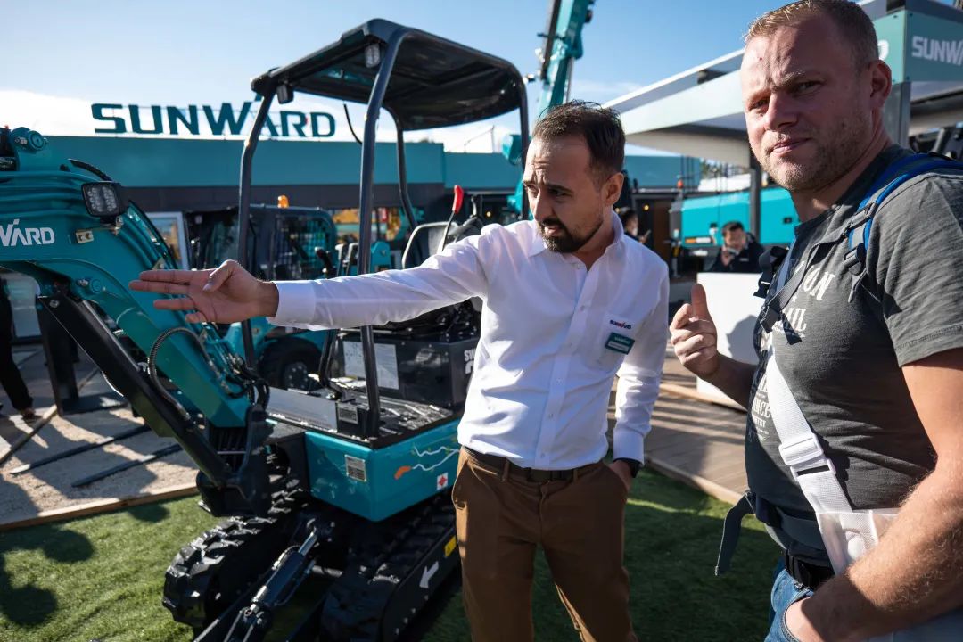 Bauma 2022 | 一组火热现场图带您重温开云官方注册-开云(中国)
智能德国宝马展之旅