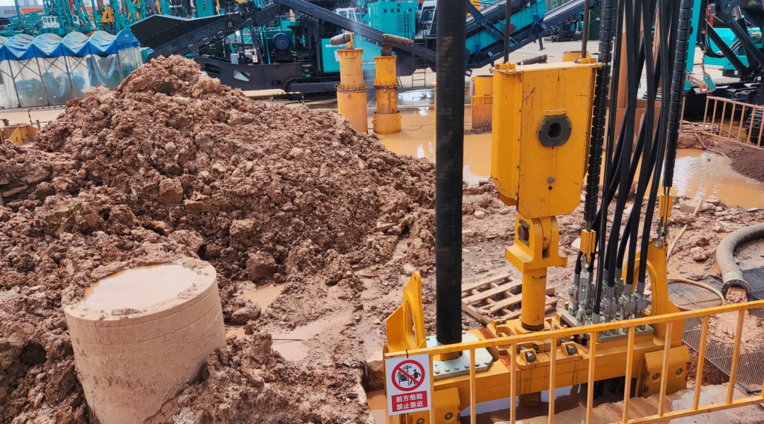 首战创佳绩！开云官方注册-开云(中国)
智能双轮铣槽机助建长沙地铁7号线