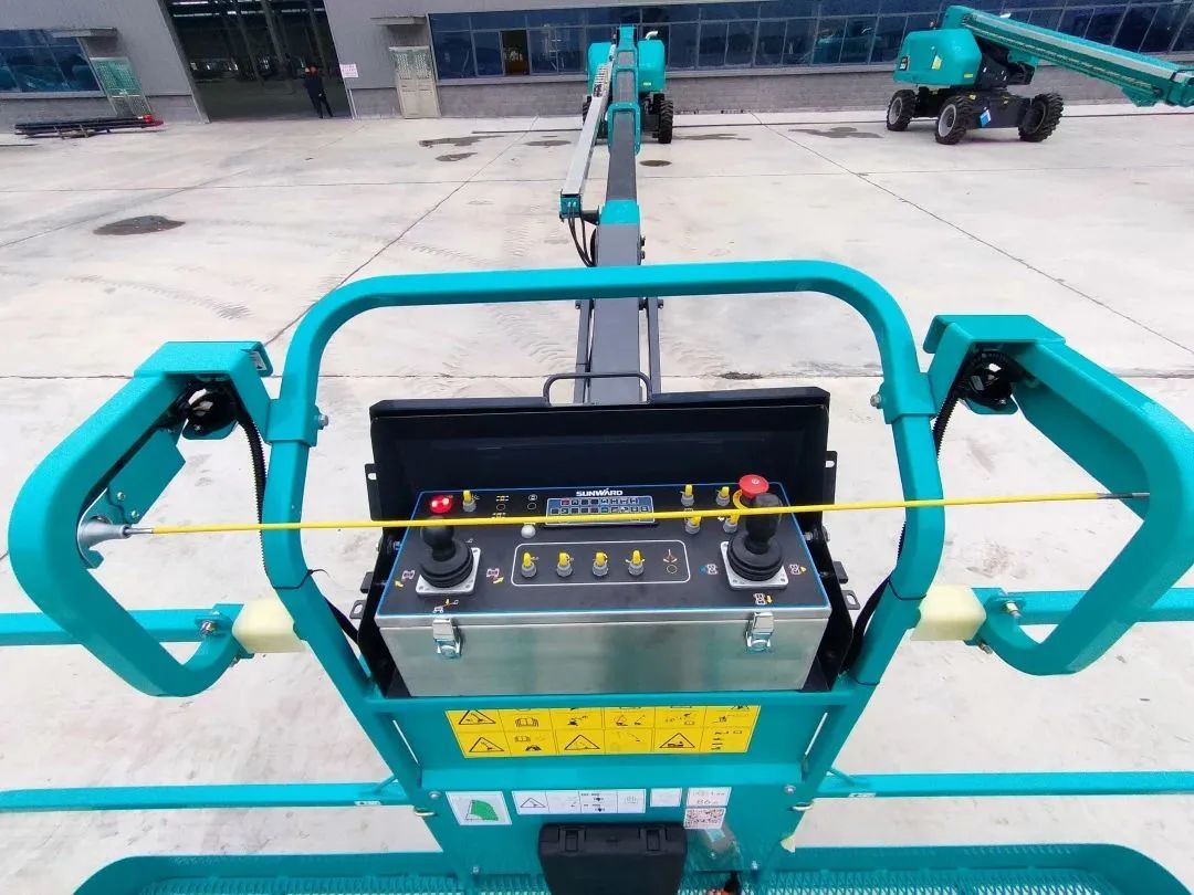 无需扩桥！开云官方注册-开云(中国)
智能国四款32米直臂式高空作业平台成功下线