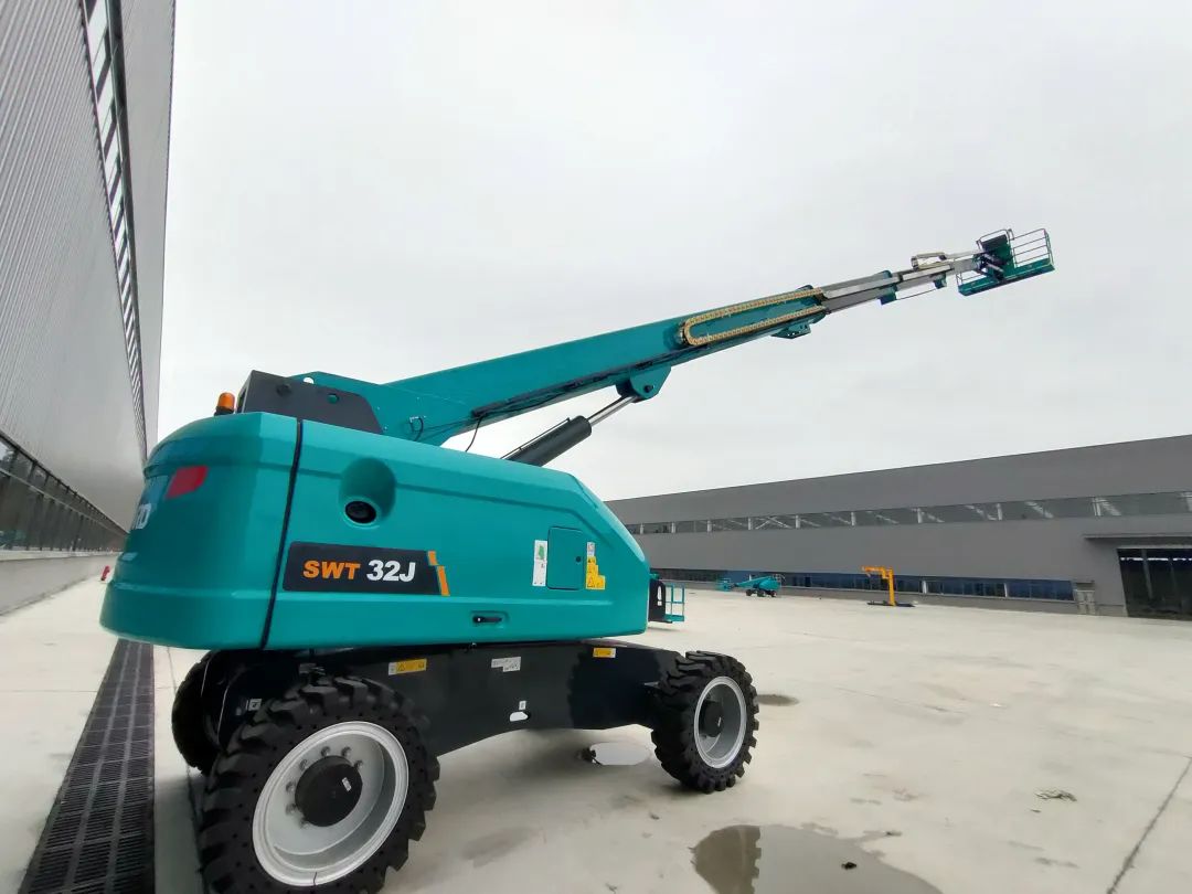 无需扩桥！开云官方注册-开云(中国)
智能国四款32米直臂式高空作业平台成功下线