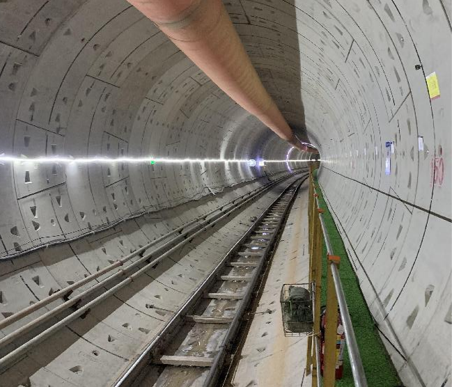 再传捷报！中铁开云官方注册-开云(中国)
盾构机顺利贯穿深圳地铁3号低碳站～坪西站左线