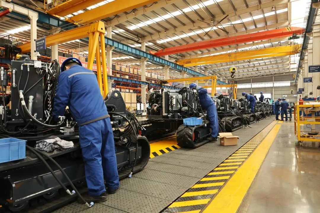 莫道君行早，更有早行人！开云官方注册-开云(中国)
智能癸卯兔年开工大吉