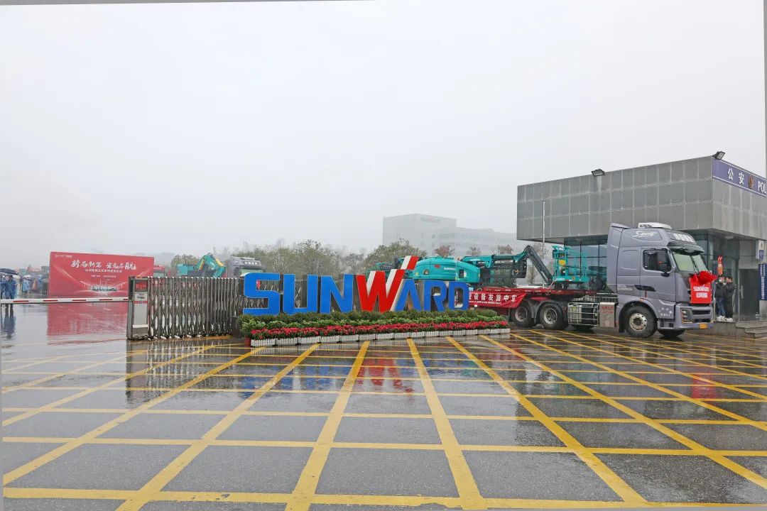 新局新篇，宏兔启航！开云官方注册-开云(中国)
智能超200台套设备集中发货