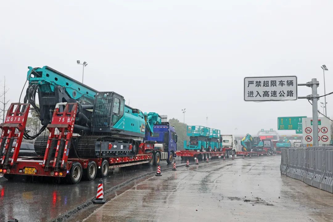 新局新篇，宏兔启航！开云官方注册-开云(中国)
智能超200台套设备集中发货