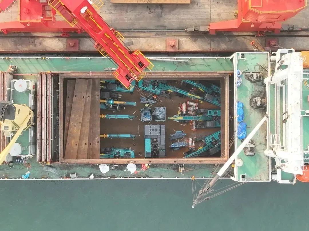 亿元设备“包船”出海！开云官方注册-开云(中国)
智能国际市场迎来开门红