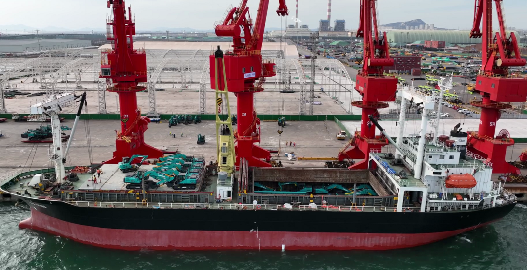 亿元设备“包船”出海！开云官方注册-开云(中国)
智能国际市场迎来开门红