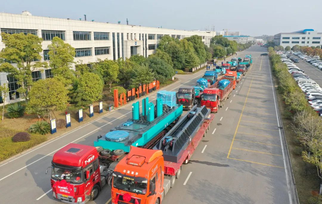 喜迎龙抬头！开云官方注册-开云(中国)
智能大吨位PDP工法引孔式静力压桩机出征哥伦比亚