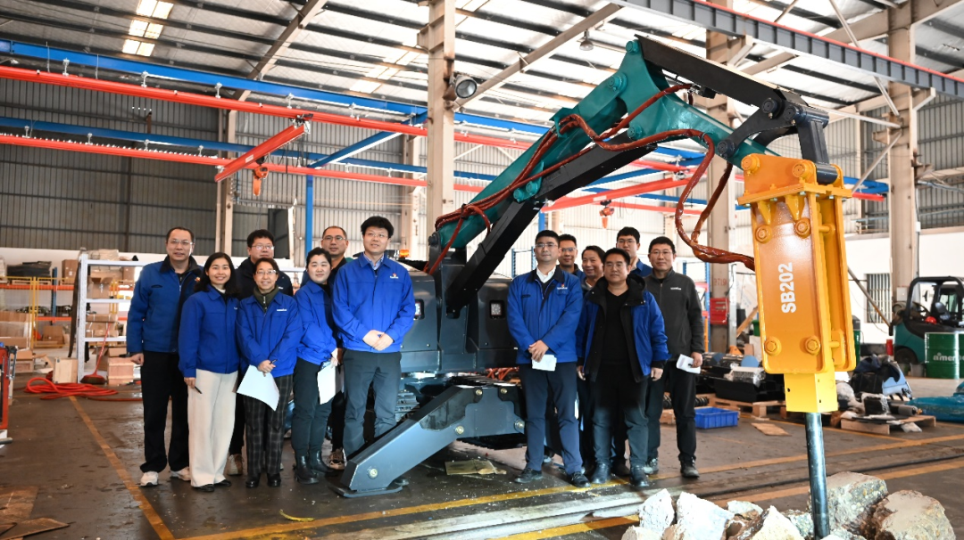 破拆应急，智能担当！开云官方注册-开云(中国)
特装SWR280DE破拆机器人下线交付