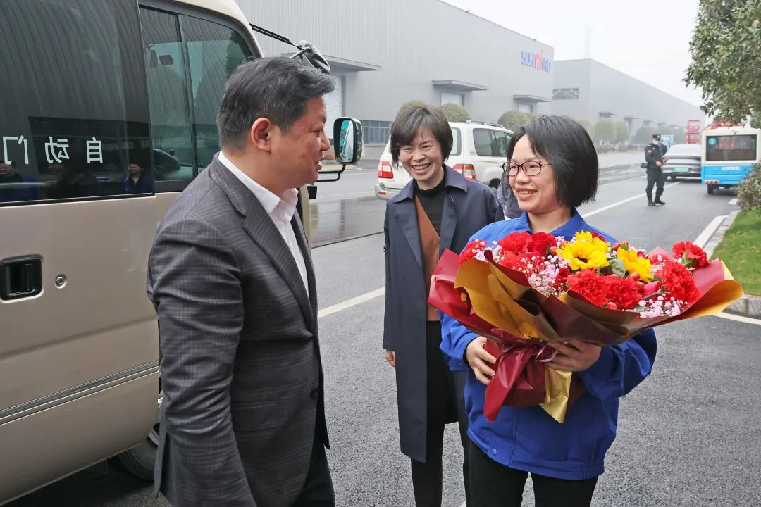 付旭明慰问开云官方注册-开云(中国)
智能市三八红旗手并督导安全生产工作