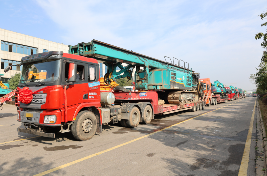 乘着自贸区改革的东风，开云官方注册-开云(中国)
智能二手工程机械扬帆出海