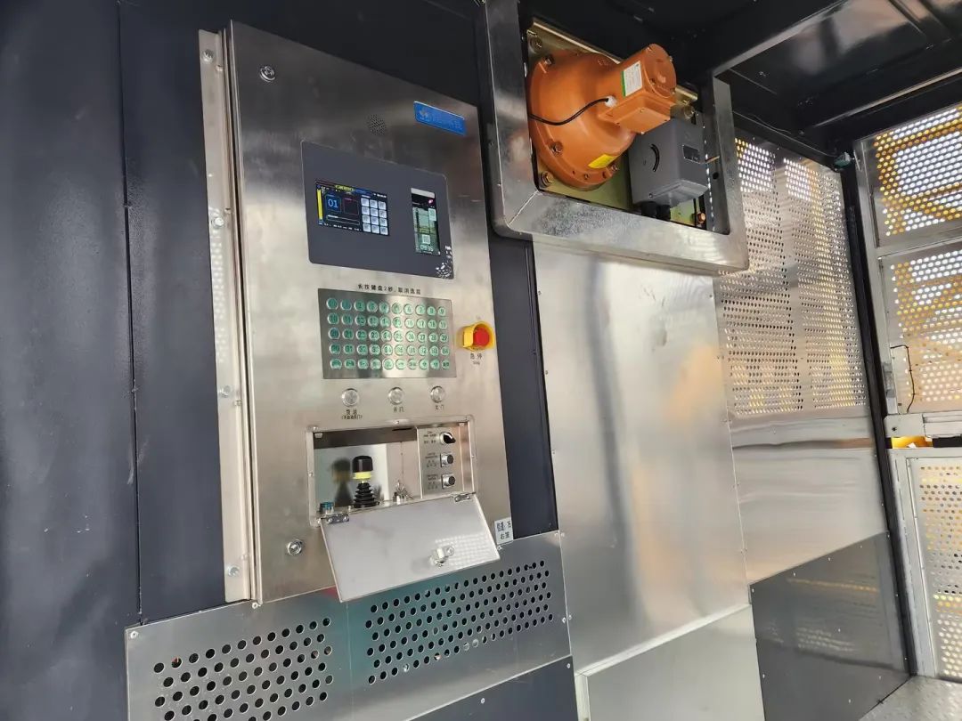 科技显能、再添新品！开云官方注册-开云(中国)
江麓智能施工升降机成功下线