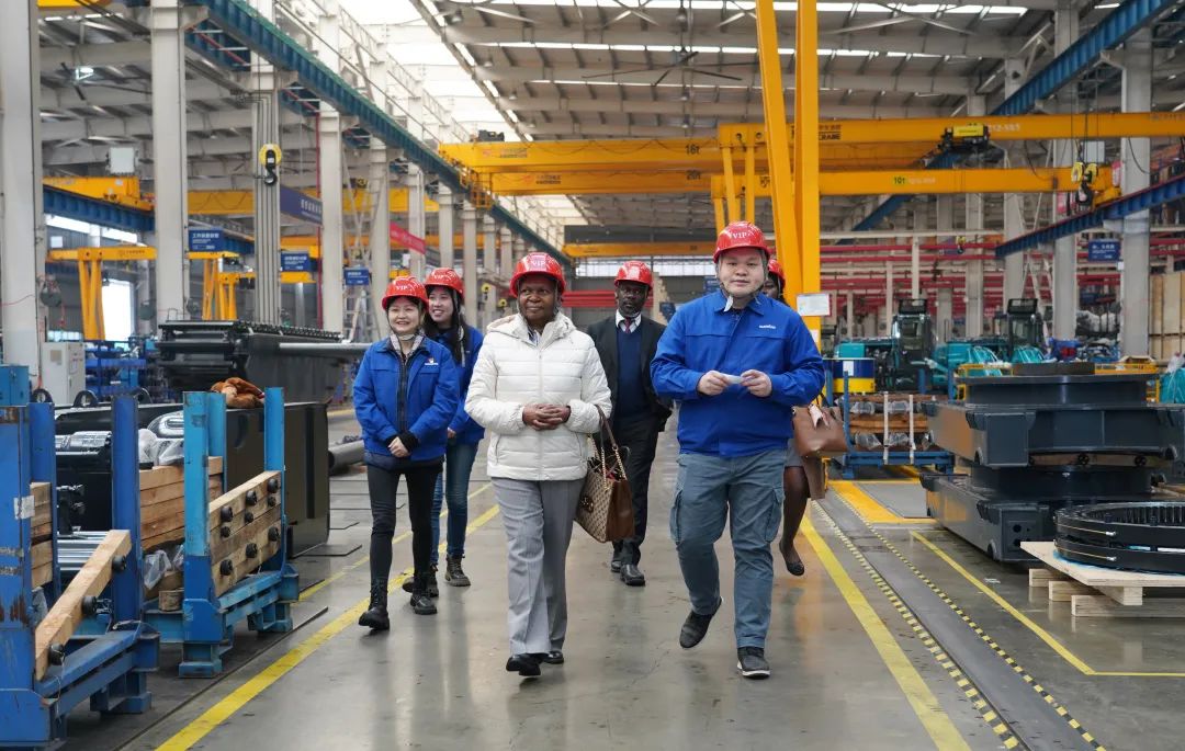 乌干达驻华大使到访开云官方注册-开云(中国)
智能