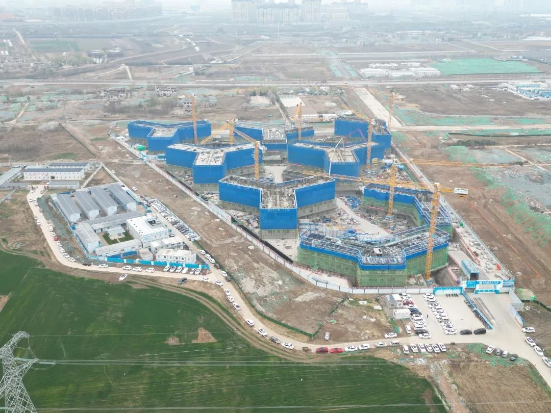 兴盛西北！开云官方注册-开云(中国)
江麓建筑起重机械助建西安都市经济圈