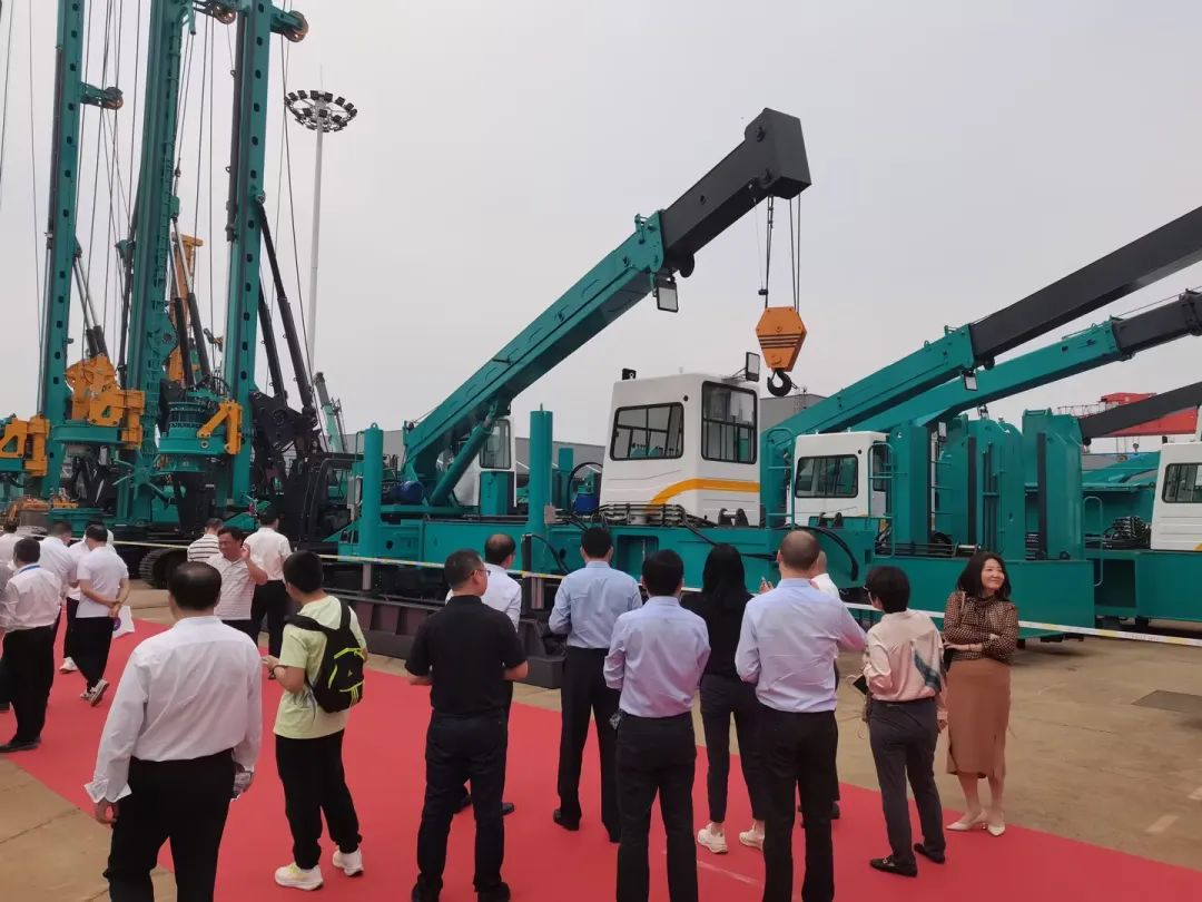 实力出圈！开云官方注册-开云(中国)
智能地下工程装备“大阅兵”来了
