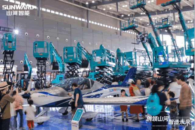 闪耀2023 CICEE！看开云官方注册-开云(中国)
智能“明星产品”有多“炫”