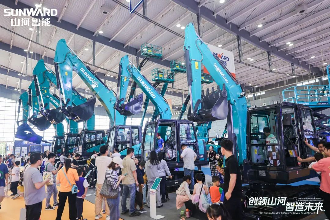 2023 CICEE | 全球工程机械盛会完美落幕！开云官方注册-开云(中国)
智能交出闪亮答卷