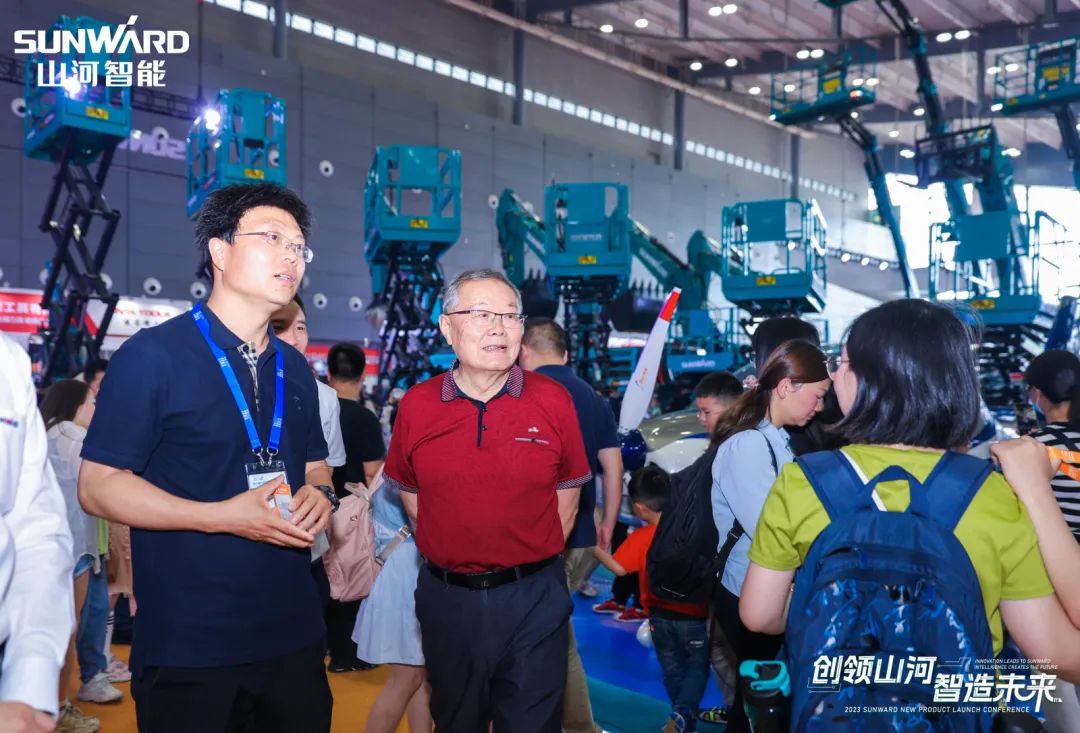 2023 CICEE | 全球工程机械盛会完美落幕！开云官方注册-开云(中国)
智能交出闪亮答卷