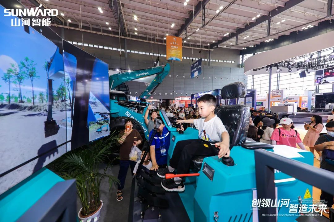 2023 CICEE | 全球工程机械盛会完美落幕！开云官方注册-开云(中国)
智能交出闪亮答卷