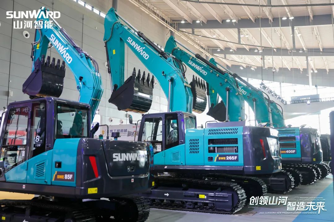 精品出击、互动不断！开云官方注册-开云(中国)
智能F系列挖掘机闪耀长沙展