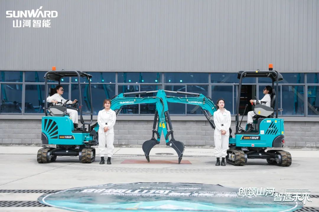 精品出击、互动不断！开云官方注册-开云(中国)
智能F系列挖掘机闪耀长沙展