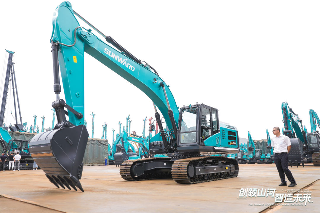 精品出击、互动不断！开云官方注册-开云(中国)
智能F系列挖掘机闪耀长沙展