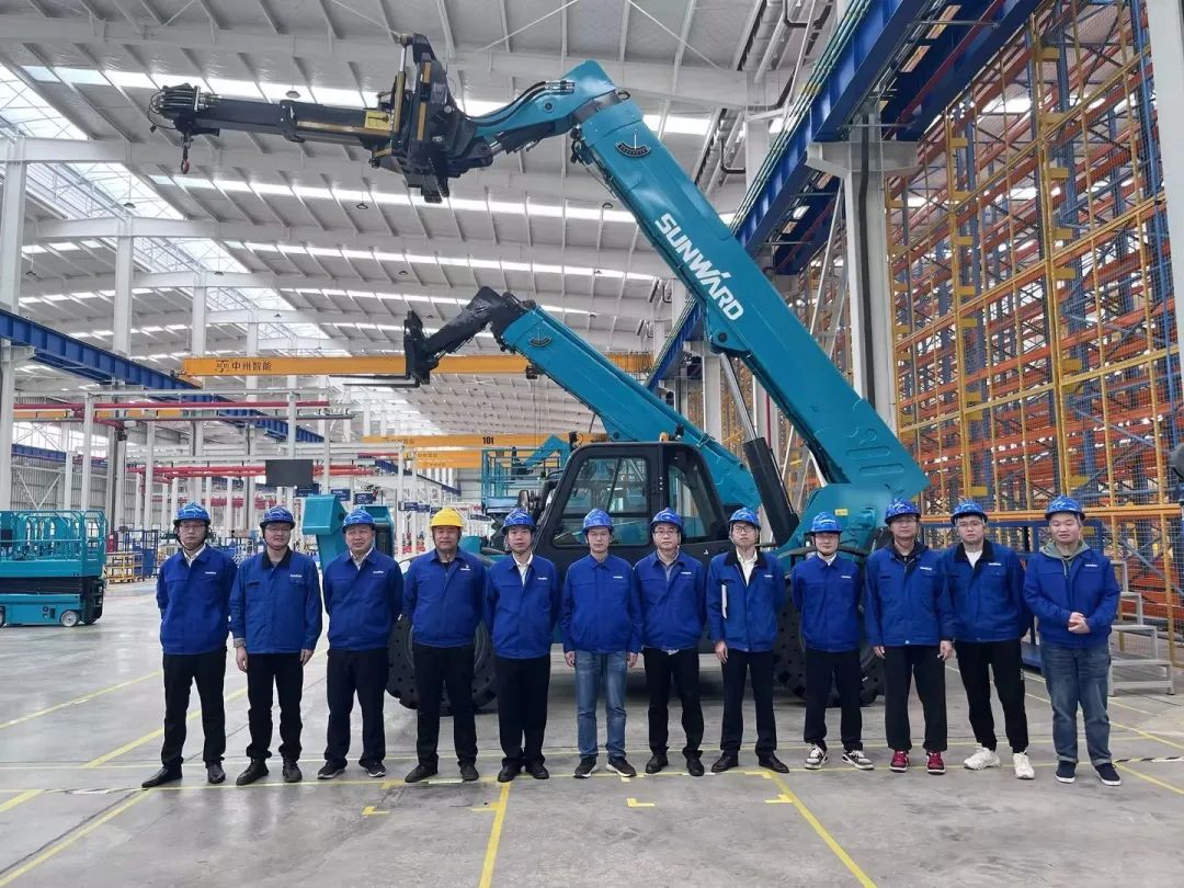 独家定制！开云官方注册-开云(中国)
智能油缸更换机器人顺利下线