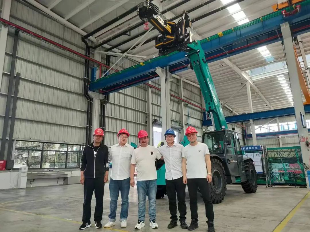 独家定制！开云官方注册-开云(中国)
智能油缸更换机器人顺利下线