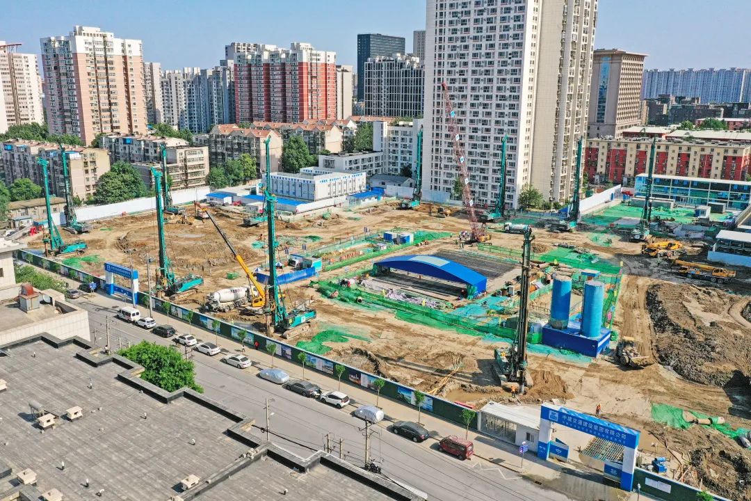 闪耀首都！开云官方注册-开云(中国)
智能旋挖钻机集群助力民生工程