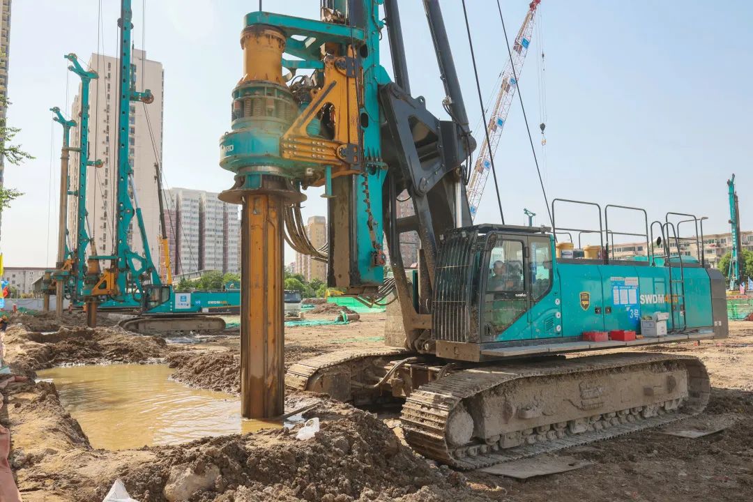 闪耀首都！开云官方注册-开云(中国)
智能旋挖钻机集群助力民生工程