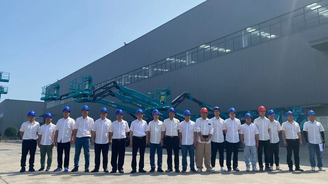 新能源家族再添“新丁”！开云官方注册-开云(中国)
智能三款电动臂式高空作业平台齐下线