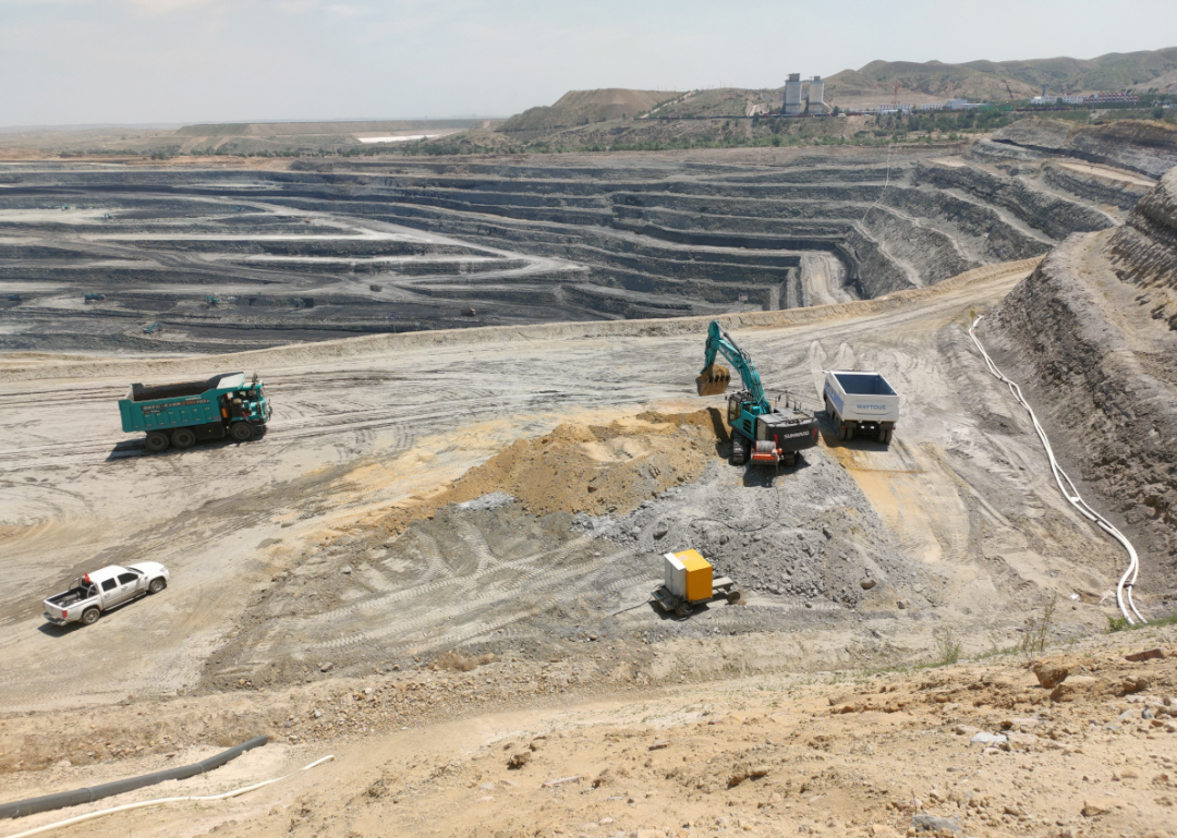 加码绿色矿山！“开云官方注册-开云(中国)
绿”亮相鄂尔多斯市煤矿三化融合现场推进会