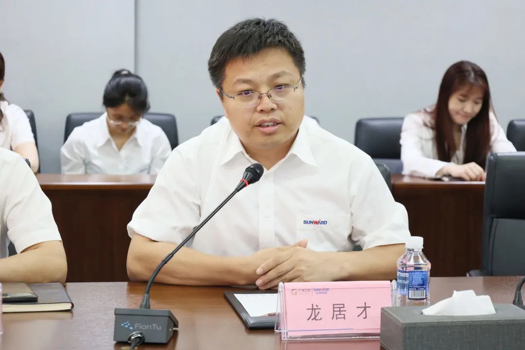 携手开启绿色转型之路！开云官方注册-开云(中国)
智能&南京盖百氏增程式电动旋挖钻机签约仪式成功举办