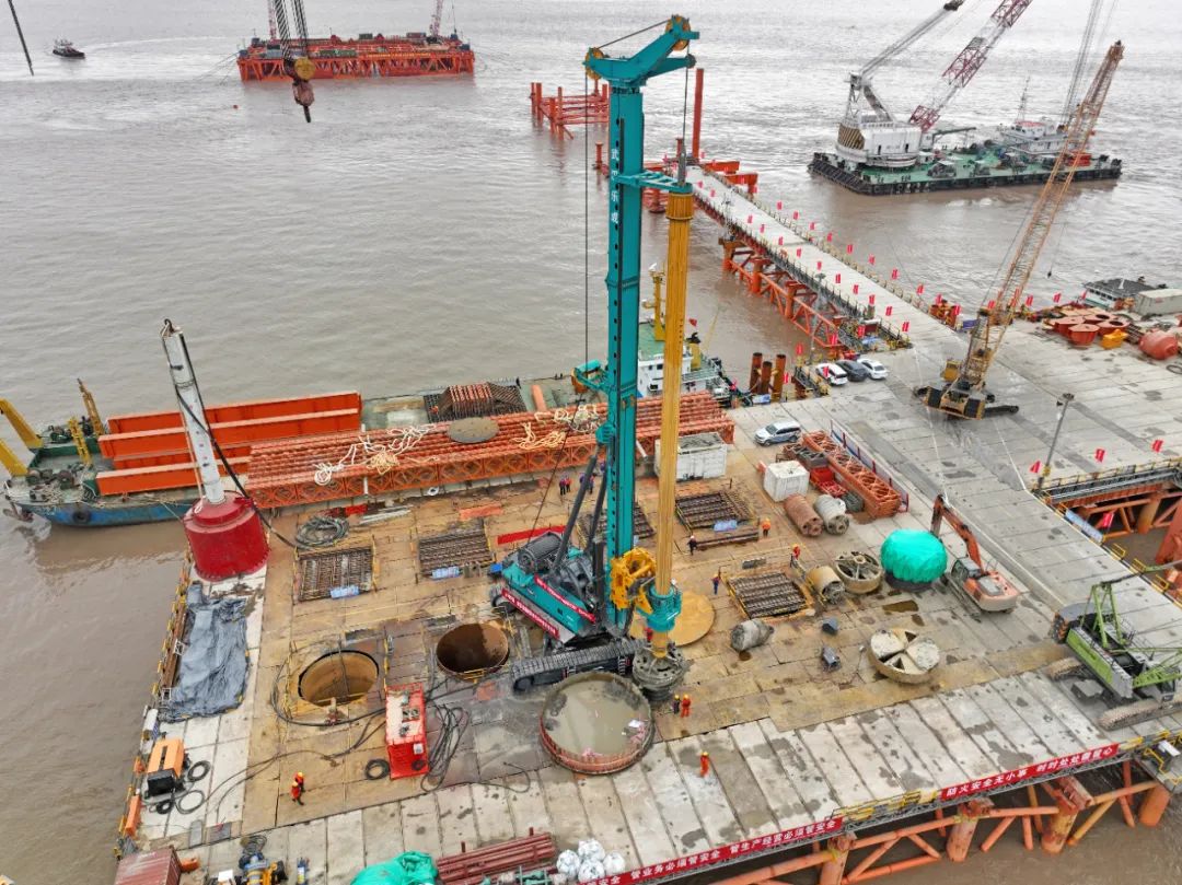 新战绩+1！开云官方注册-开云(中国)
智能超级旋挖钻机创6.3米直径钻孔新纪录