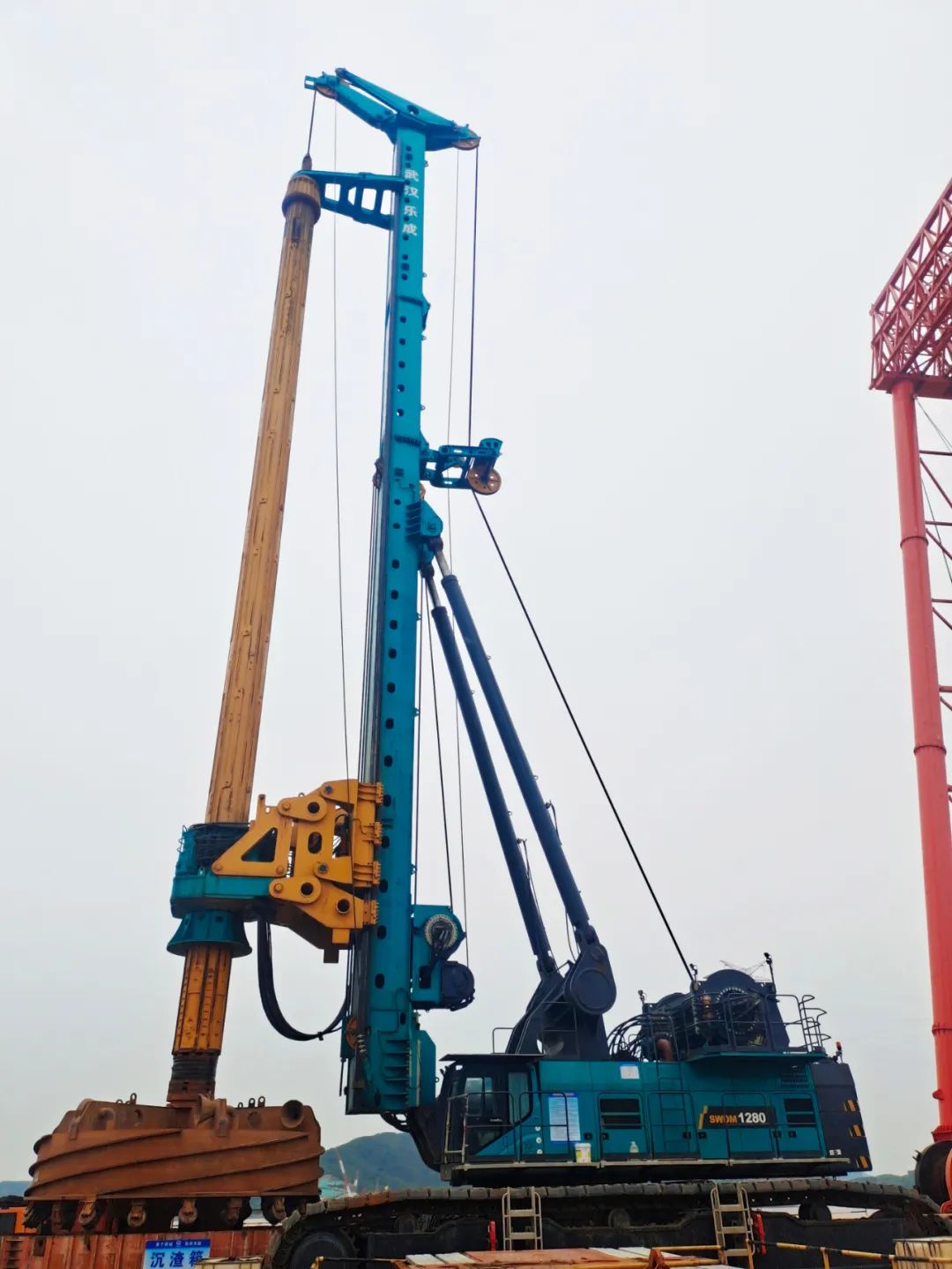 新战绩+1！开云官方注册-开云(中国)
智能超级旋挖钻机创6.3米直径钻孔新纪录