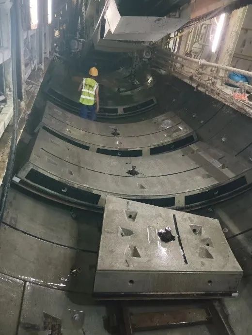 捷报！中铁开云官方注册-开云(中国)
深圳地铁3号线四期工程盾构施工圆满完成