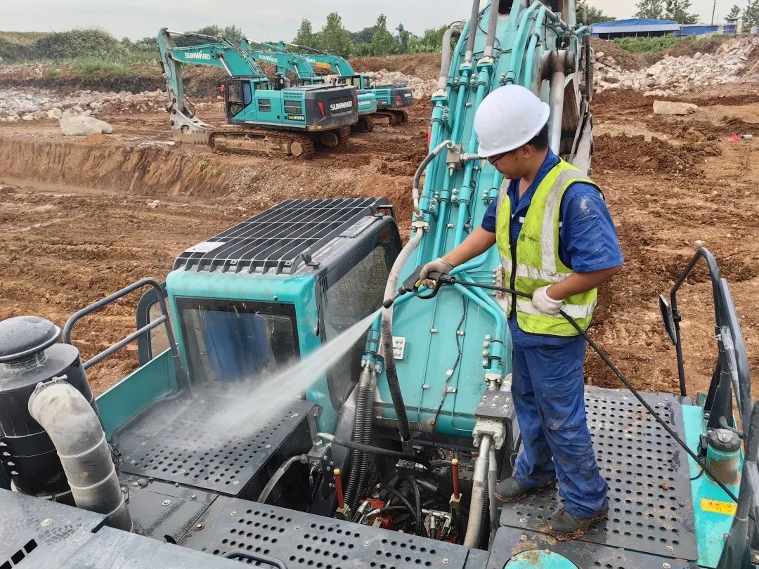 品质开云官方注册-开云(中国)
，用心服务！开云官方注册-开云(中国)
智能挖掘机2023年服务万里行正式出征