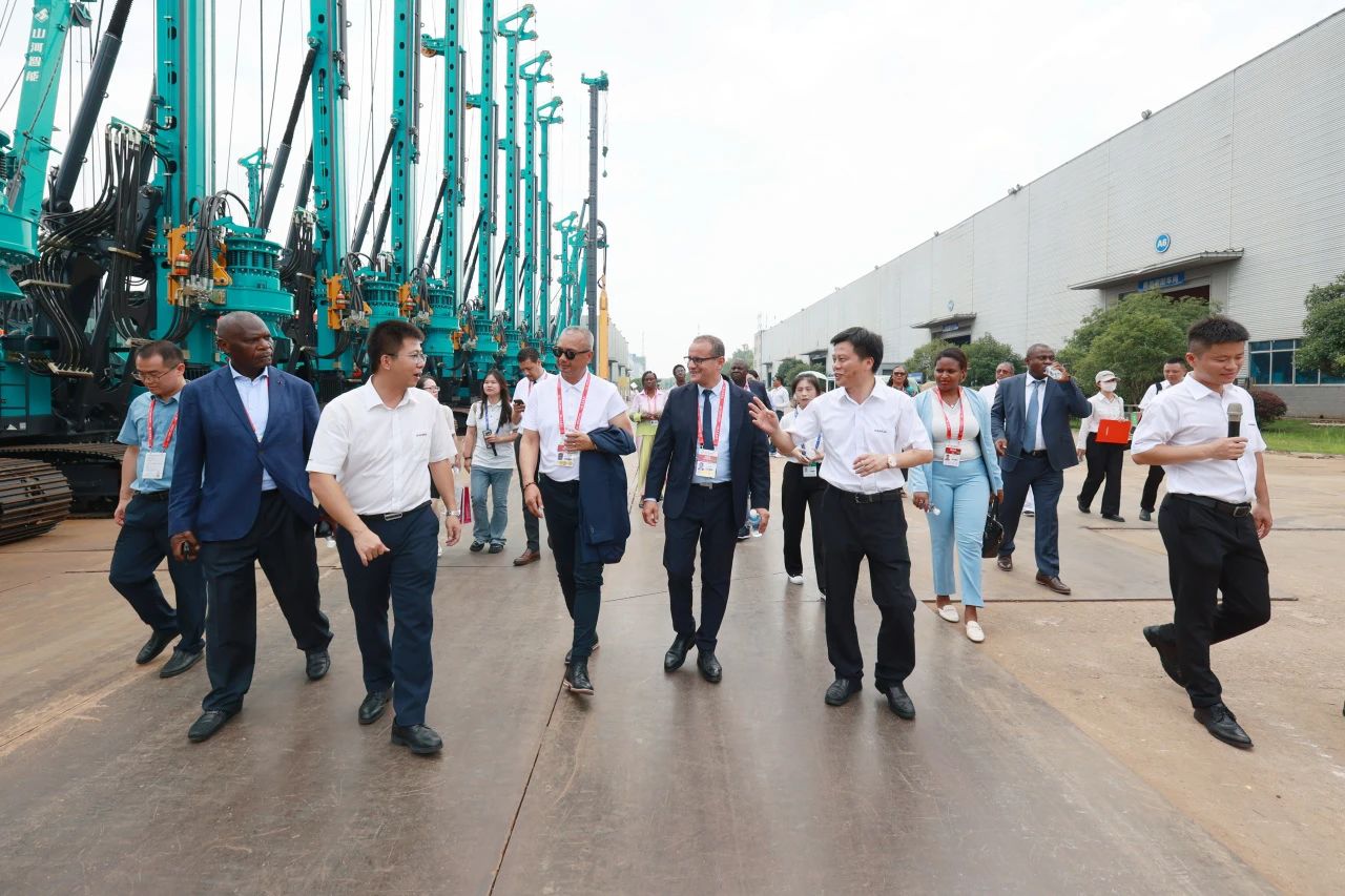 中非经贸博览会圆满落幕，开云官方注册-开云(中国)
智能续写对非合作新篇