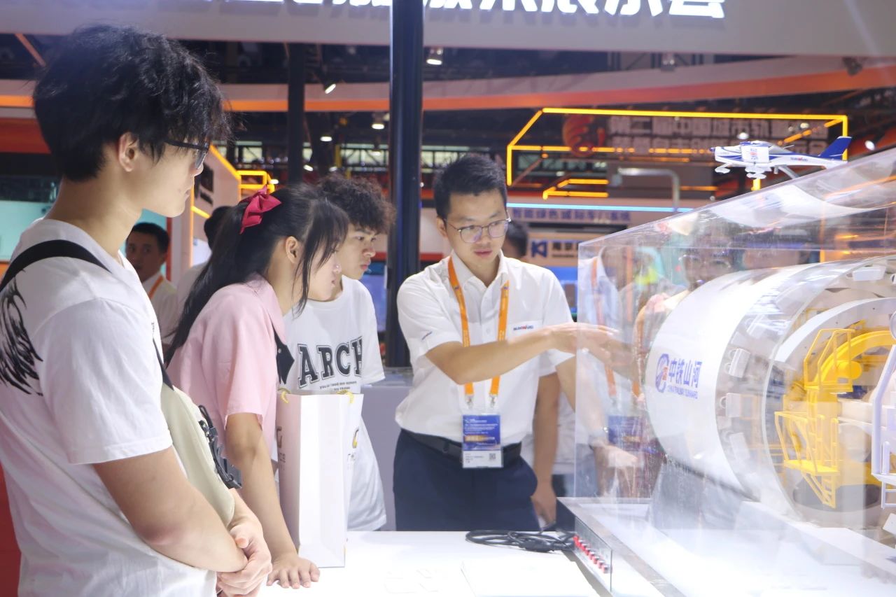 中铁开云官方注册-开云(中国)
亮相首届广州大湾区国际轨道交通产业发展论坛暨展览会