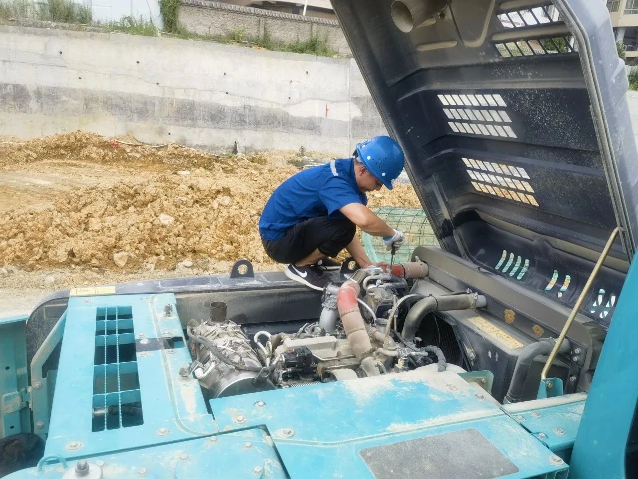 步履不停，服务不止！开云官方注册-开云(中国)
智能挖掘机服务万里行火热进行中